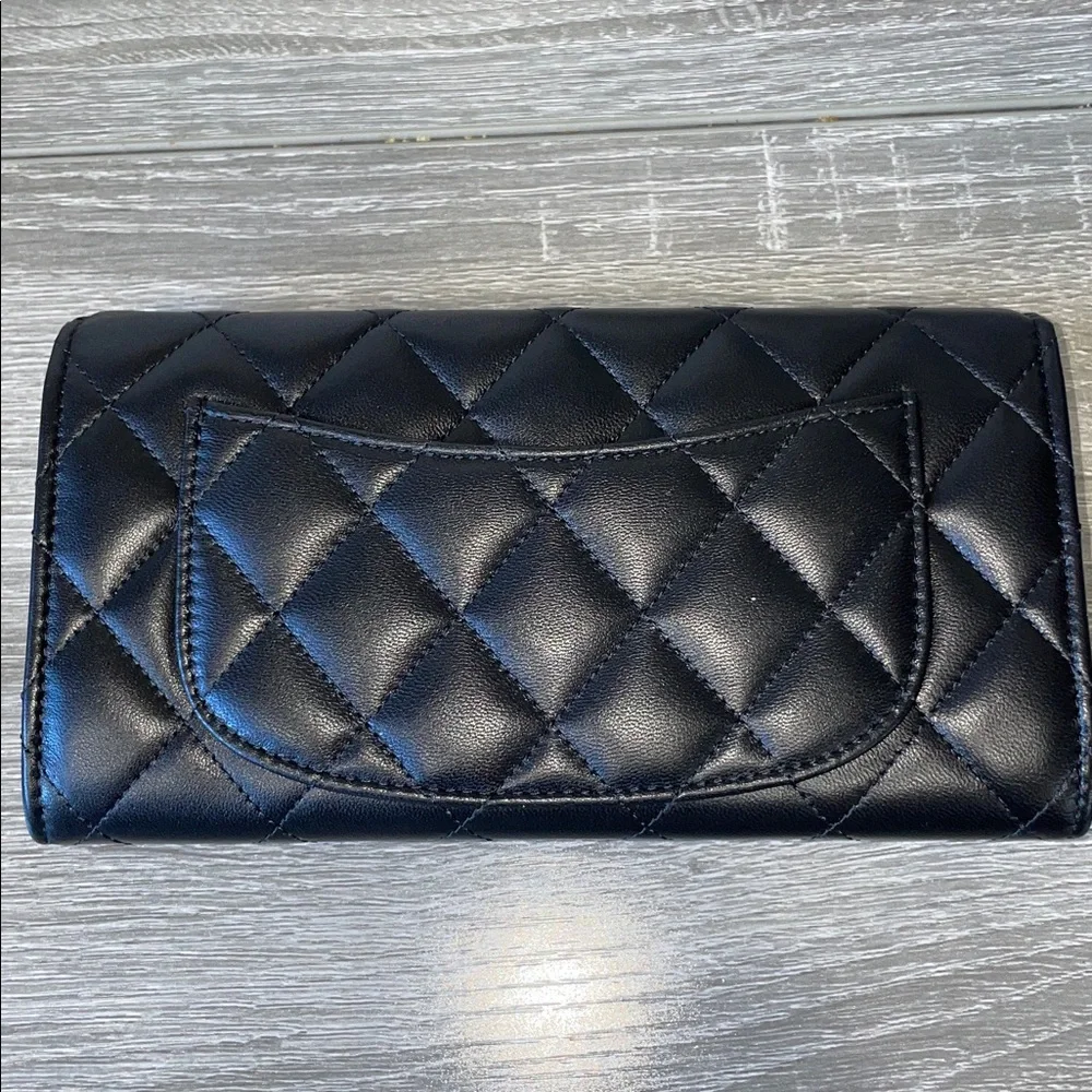CHANEL Black Quilted Leather Clutch - Picture 4 of 5